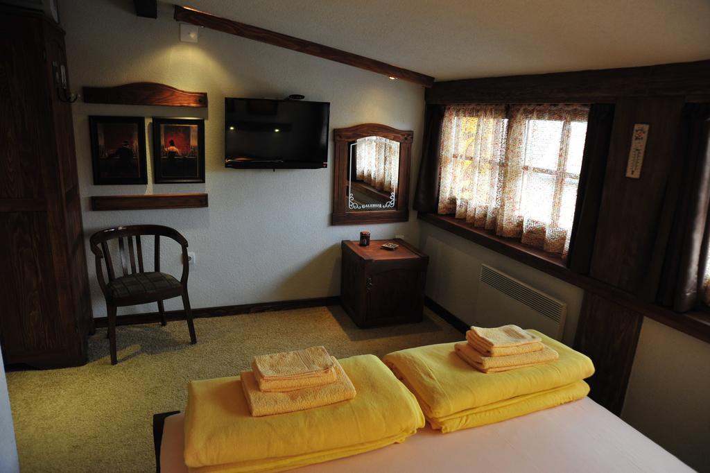 B&B Galerija Two Rooms Парасин Номер фото